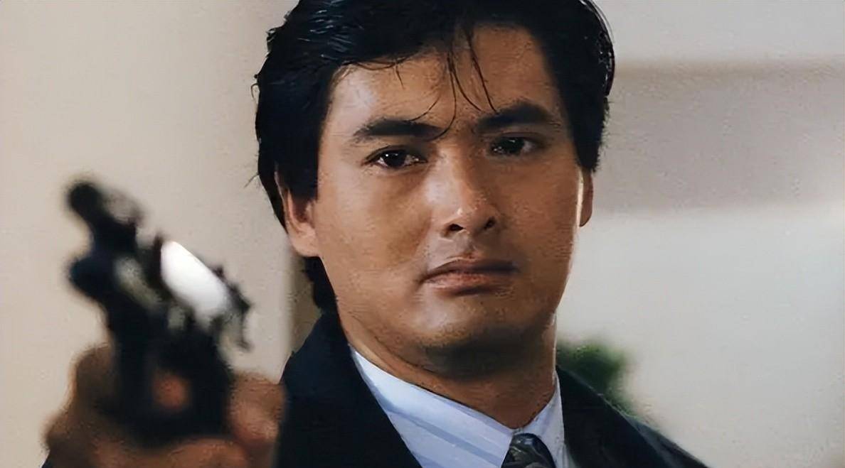 周润发:"香港之子"跌落神坛,费尽心思树立完美人设竟都是伪装