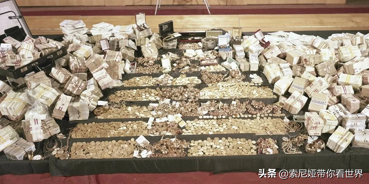 38亿游艇被没收的富豪乌斯曼诺夫：身家百亿，夫妻情投意合30年