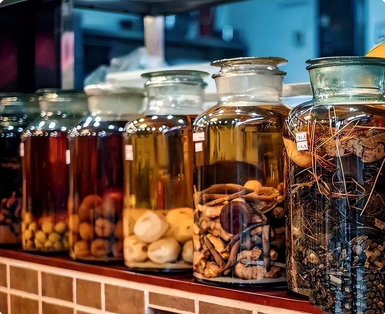 自己泡药酒,安全吗?提醒:这3类中药或带有毒性,不建议泡酒