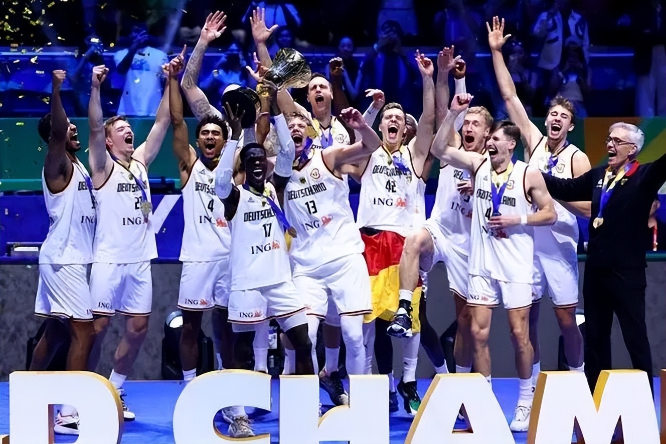 夺冠登顶！德国首夺世界杯冠军，从第19打到第一，施罗德拿MVP