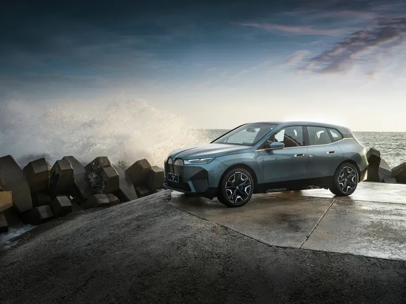 创新纯电动BMW i7领衔，年内量产及试产纯电车型将达15款