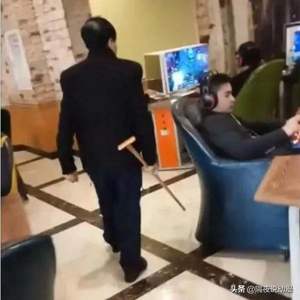 从鄙视链底端到“成年人秘密基地”!网吧正在借“电竞酒店”重生