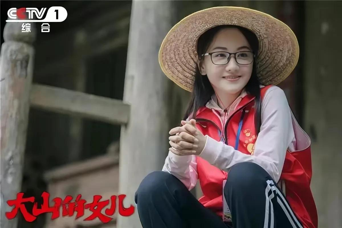 30岁以上还能演学生妹的女星，只服这5位，辨识度高不说，还灵动