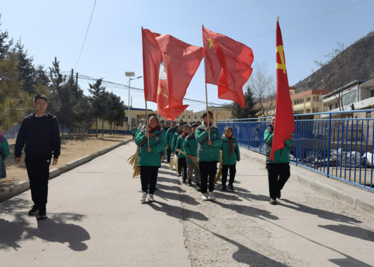 三月雷锋月​丨弘扬雷锋精神 争做新时代好少年