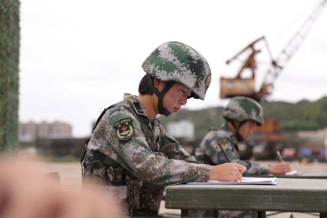 文武兼备，看这群大学生女兵的青春芳华