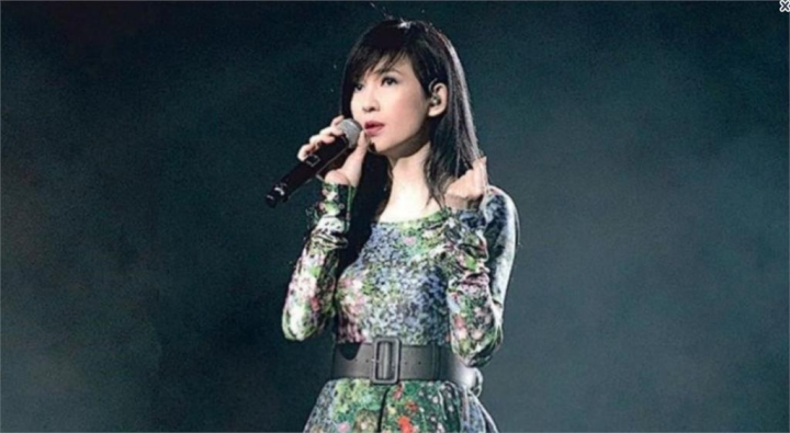 “玉女掌门人”周慧敏近况曝光，粉丝惊呼：岁月停留20年