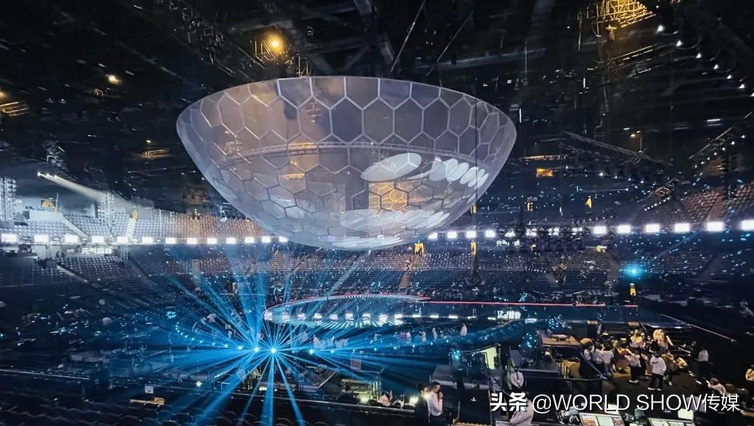 江苏卫视2022跨年演唱会:“星球”天幕锻造璀璨星辰