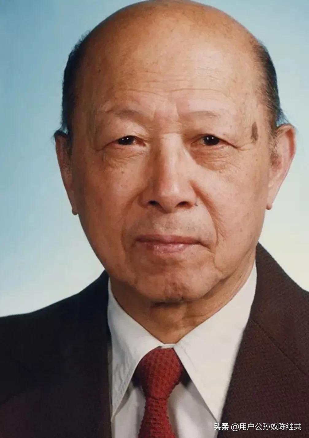 2003)中国女排主教练拿过世界冠军者,只有袁伟民,陈忠和,郎平与邓若曾