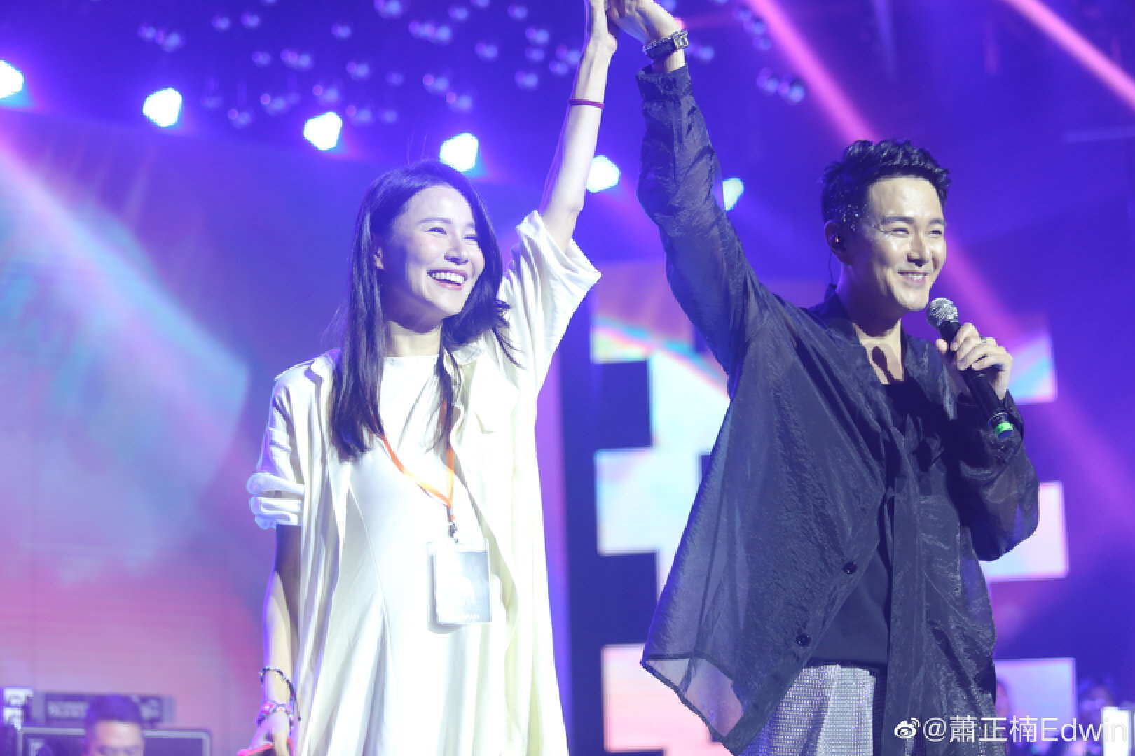 超时空男臣粤语高清全集(演唱会迟到20年！TVB知名男星广州开个唱，多位港星做嘉宾撑场)