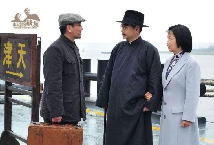 忠贞者邓颖超：青年时期的她有多优秀？她与周总理如何走到一起？