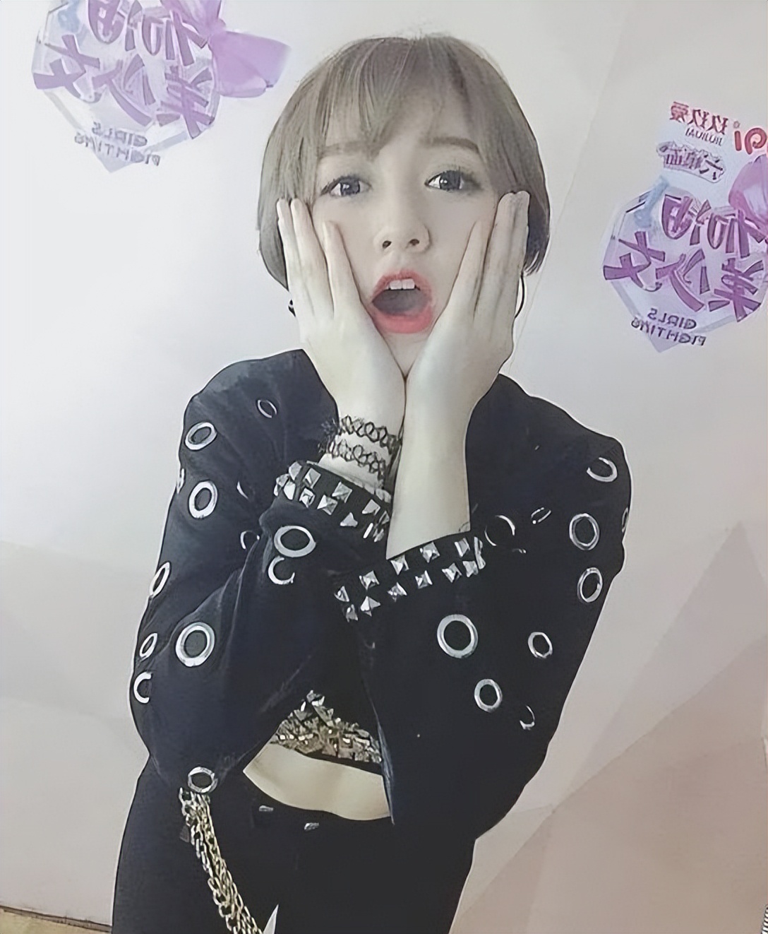 “圈内狂人”董思怡：当郭敬明面怼他发房卡，让毒嘴评委哑口无言