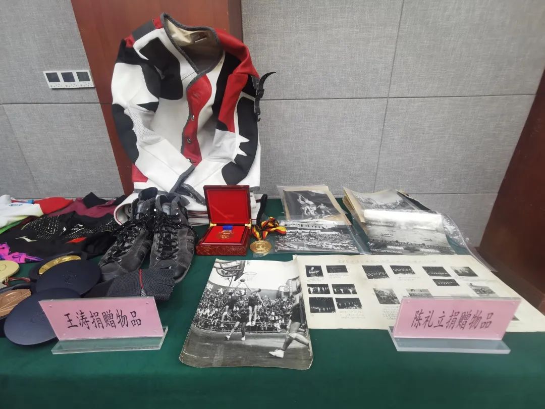重慶奧運會冠軍有哪些（4位重慶的世界冠軍，捐出了奧運金牌、參賽裝備……）