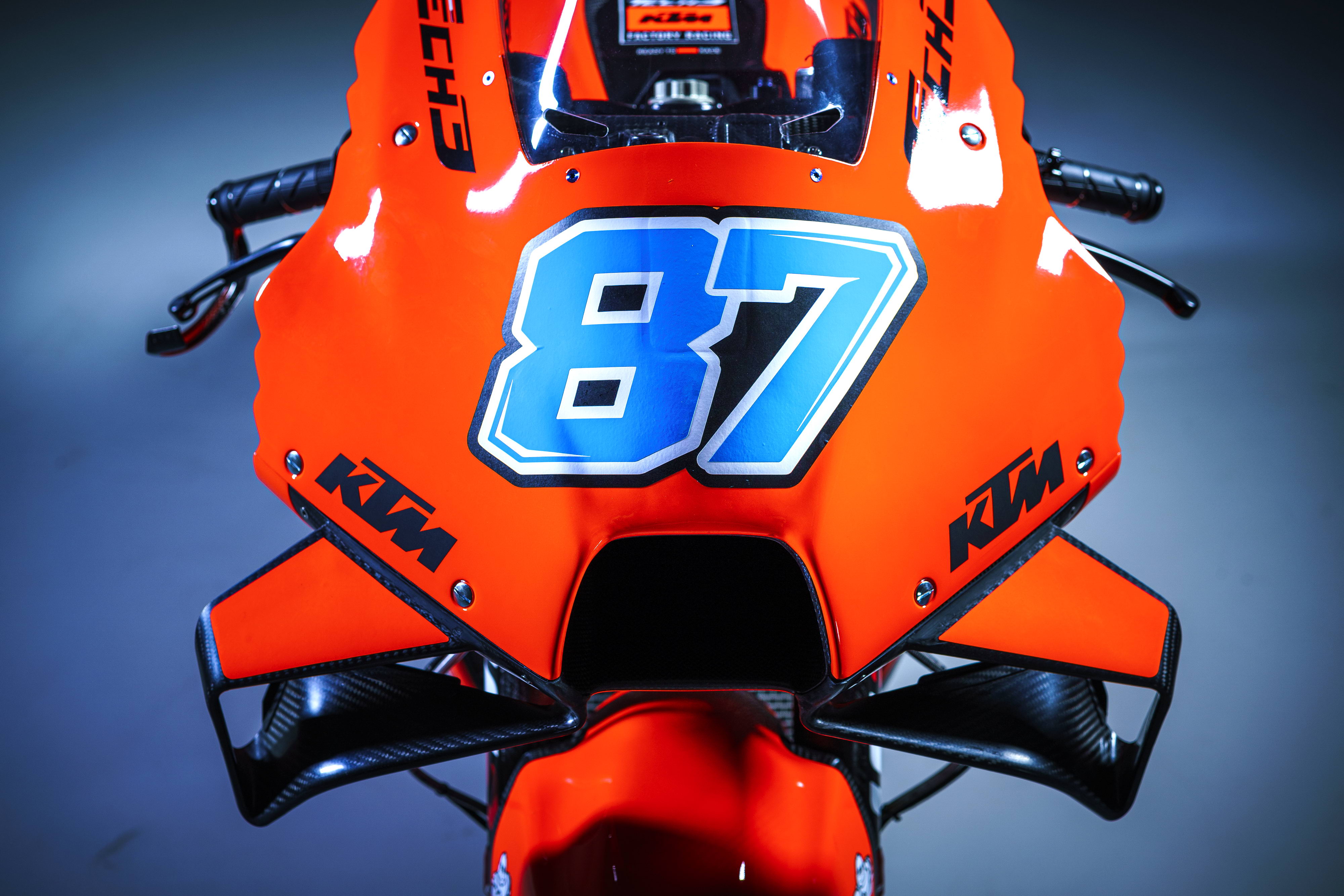 25号赛车手(MotoGP 2022：KTM MotoGP Tech3 车队的 RC16)