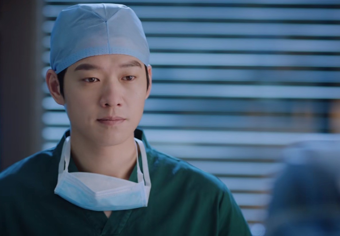 《关于唐医生的一切》开播！王耀庆刘奕君演配角，这阵容该爆了吧