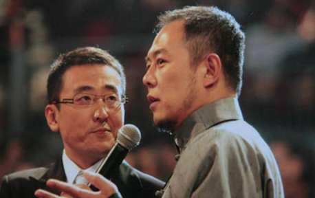 “皇帝专业户”张铁林：改国籍，字画卖十万，痴恋女学生不负责