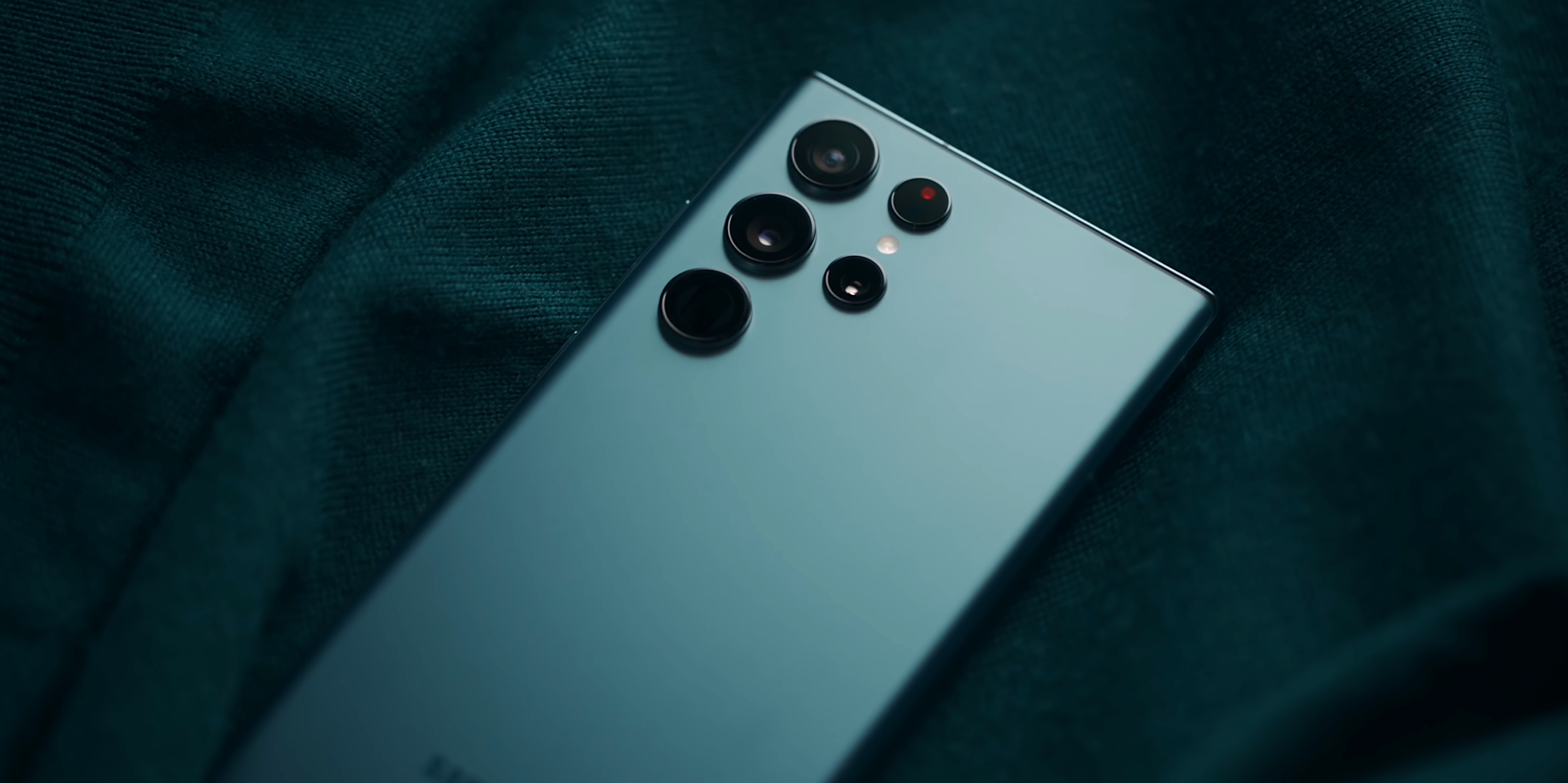 旗舰标杆？三星Galaxy S22 Ultra够不够强？