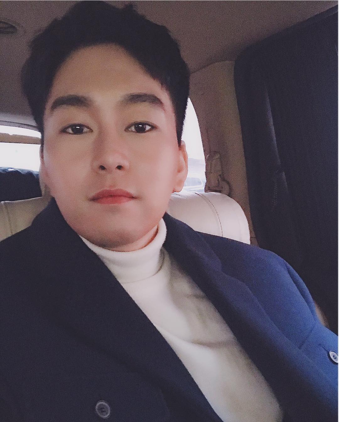 演员朴世荣和郭正旭因2012年合作拍摄《学校2013》结缘,当时朴世荣