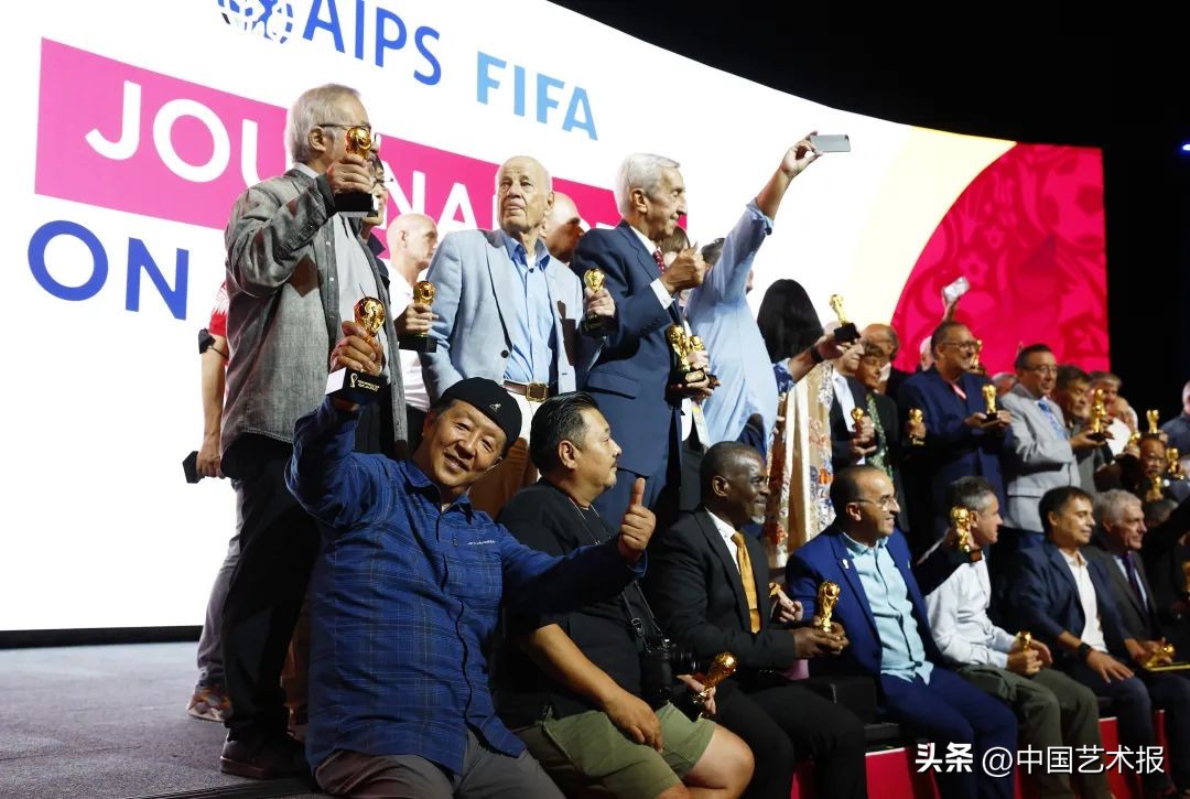 2022世界杯口号（世界杯特别贡献奖获得者刘占崑｜2022卡塔尔世界杯：现在就是一切！）