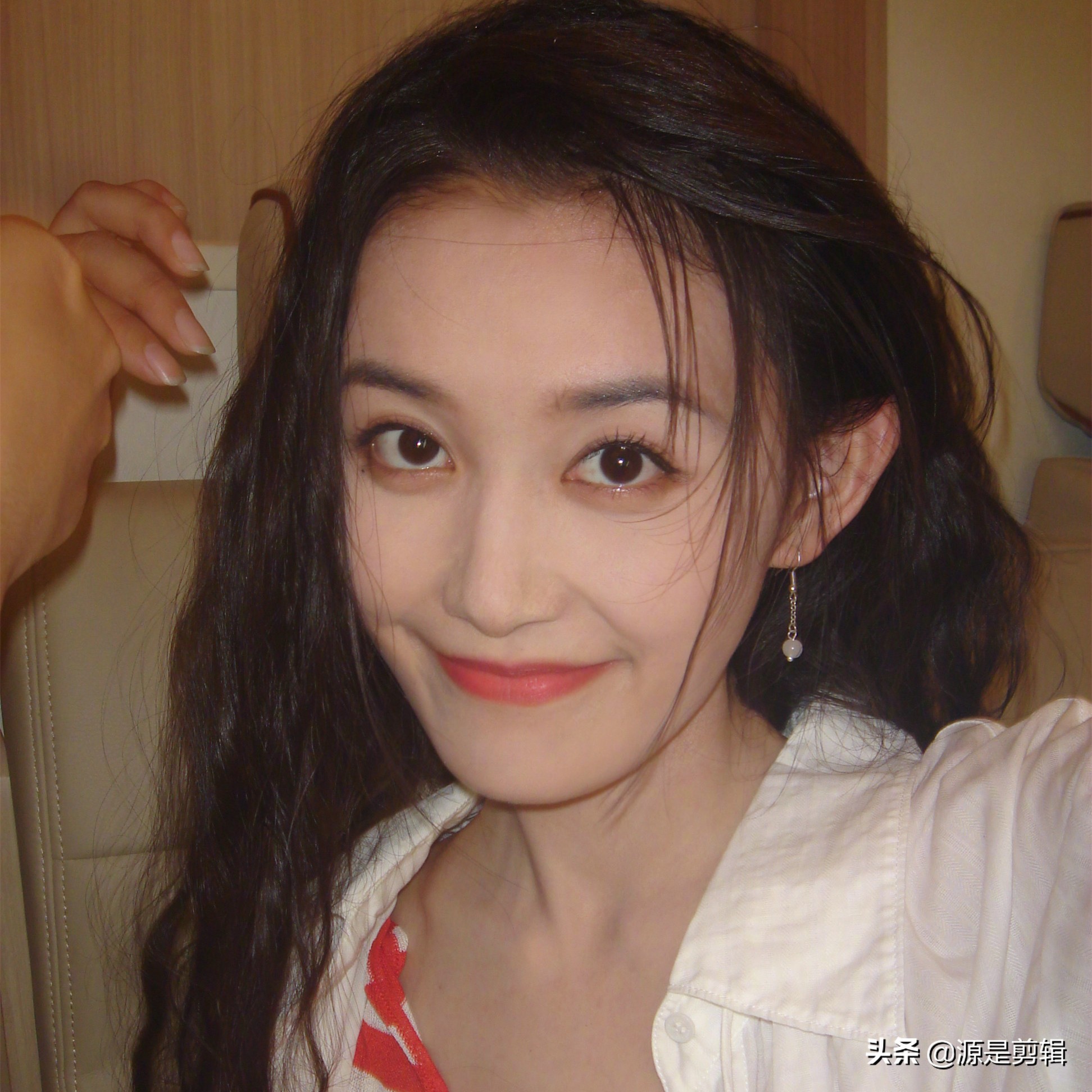 蒋依依自拍美照的大眼睛闪闪发光