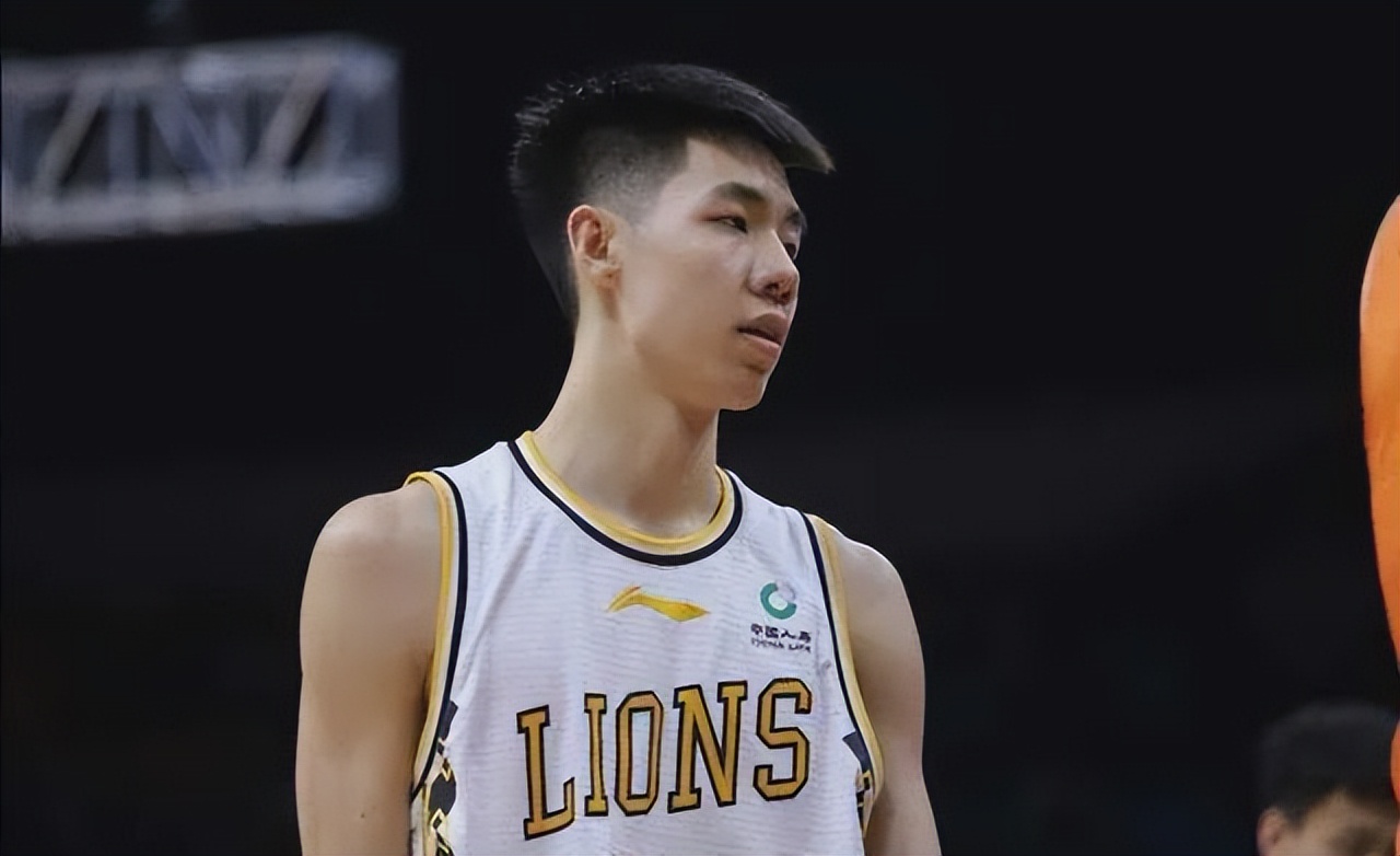 今年nba的中国球员有哪些(中国男篮官宣12人大名单！任骏威陆文博被抛弃，赵睿或打小前锋)