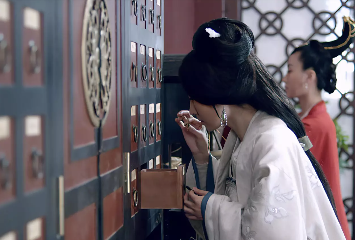 琅琊榜里，与世无争的静嫔，其实深爱梅长苏的父亲林帅？为什么？