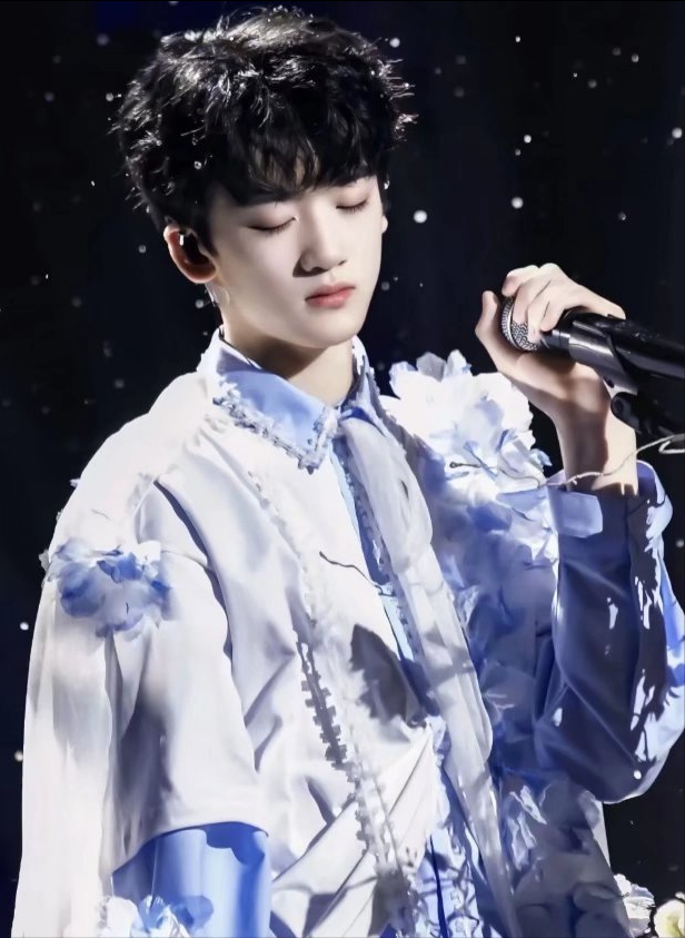 TF家族邓佳鑫看心理医生被偶遇，养成系成员疑似心理出现问题