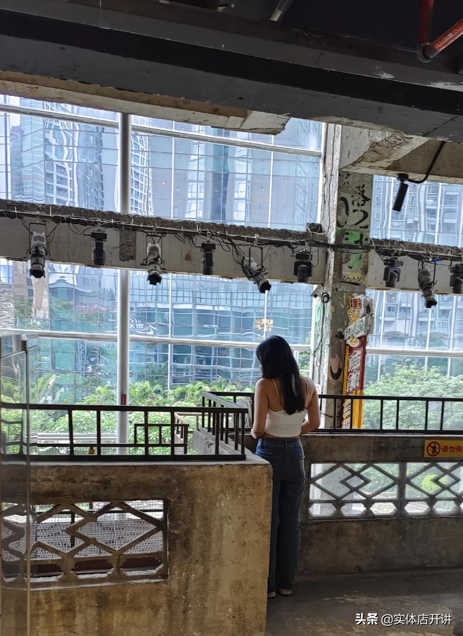 湖南伢子搞不定爱吃的老广，无人排队的广州文和友，危险了