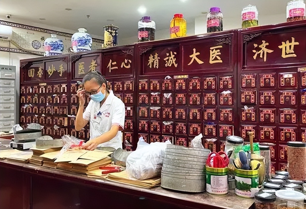 2022中医药大学排行榜，北中医位居榜首，湖南中医药大学跌出前10