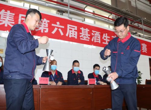 陕西西凤酒集团：传承匠心 生产线上赛技能