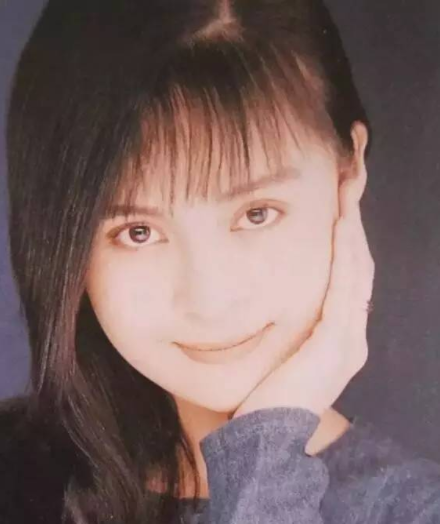 9位女星的整容"塌房路":有人葬送事业,有人毁容,张檬可惜了