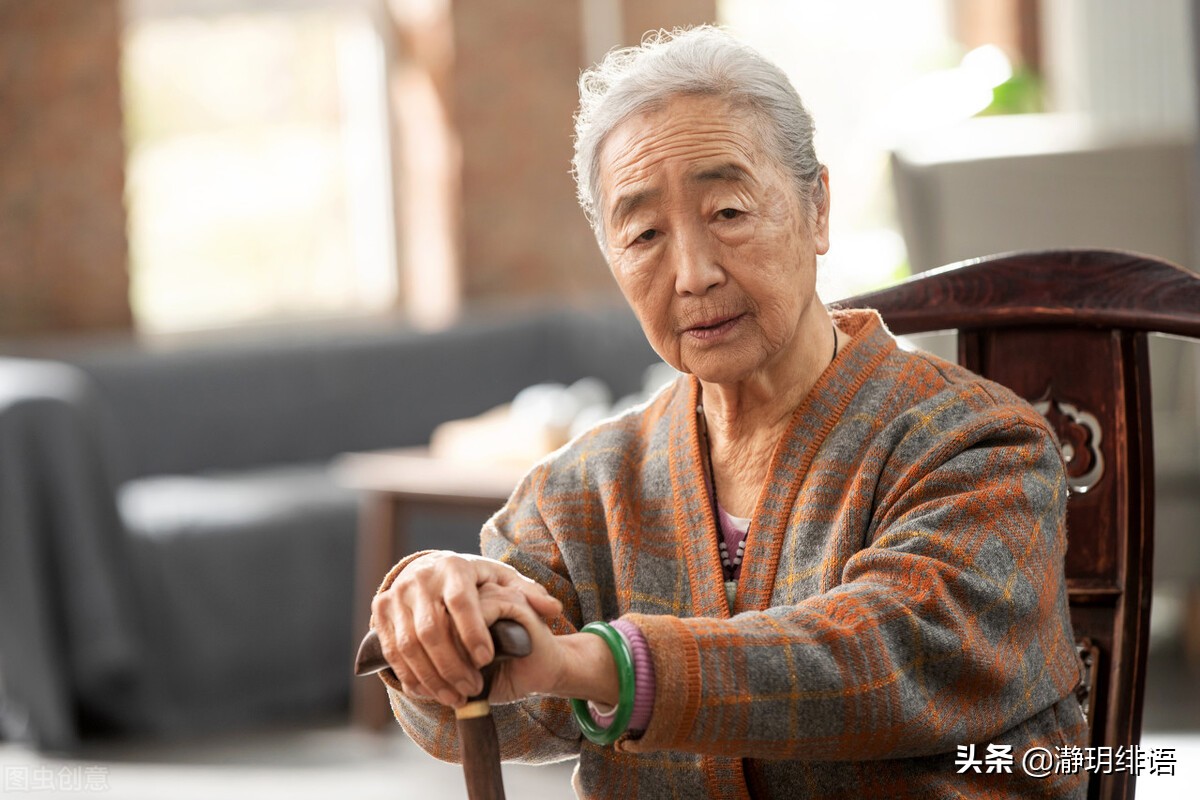 三个80岁的阿姨感叹：人老了，真正的苦日子才刚刚开始