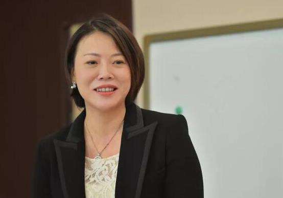 最牛打工人：库克年薪6亿，霍建宁狂赚1600亿，程雪身价650亿...