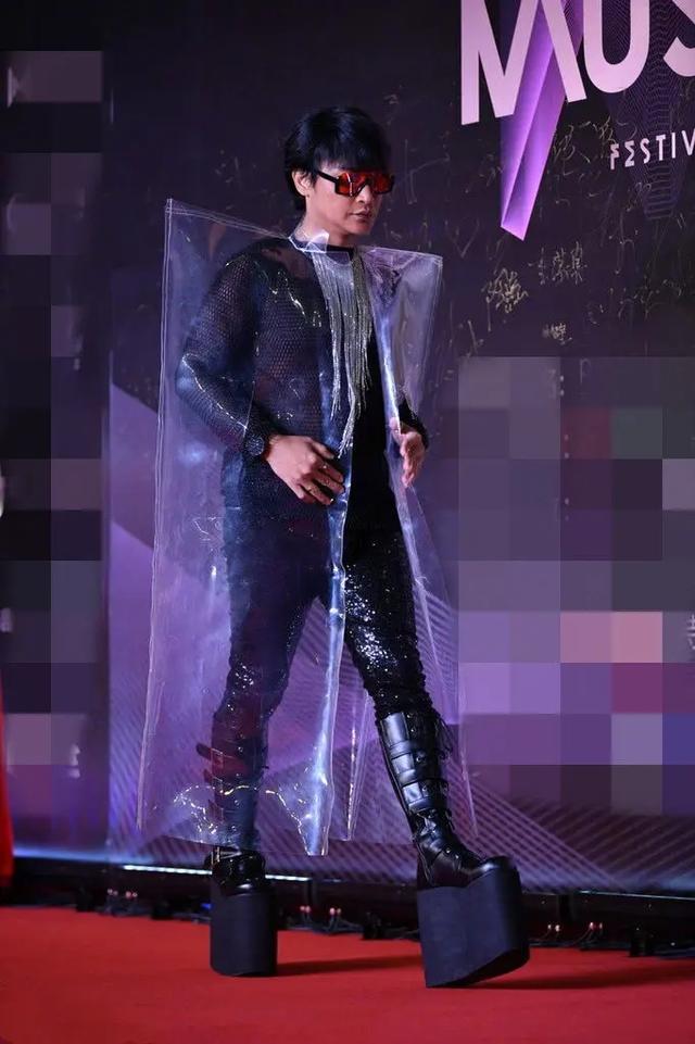 昔日小帅虎已经成为辣眼的王者，各种奇葩造型层出不穷