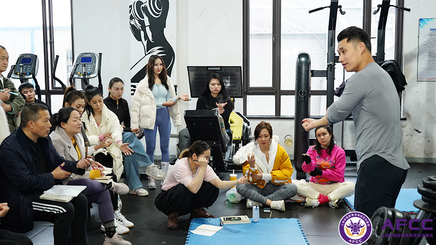 培训私人教练（私人教练班培训多少钱呢）