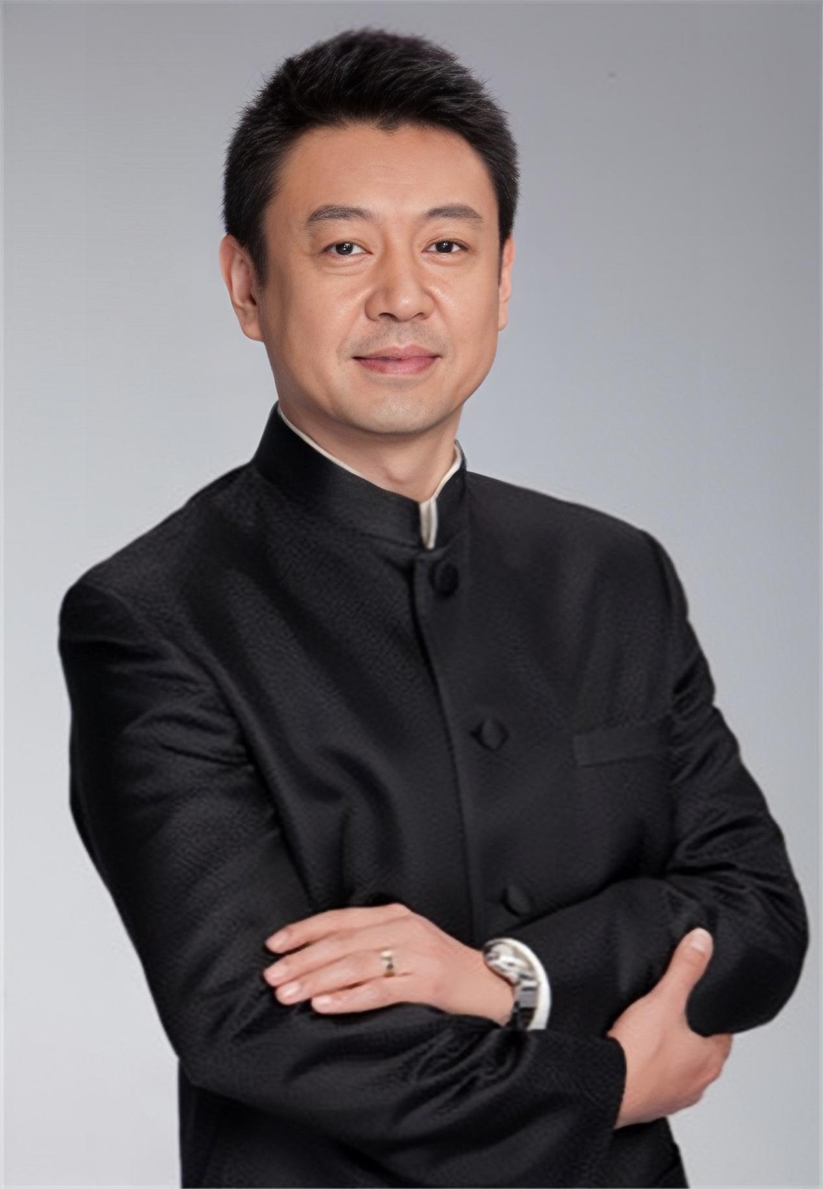 主持人杨柳:事业巅峰辞职,三婚娶哈辉为妻,47岁老来得子超幸福