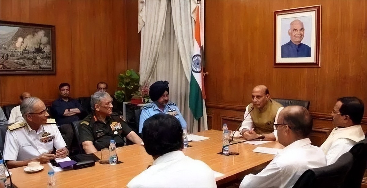 印度陆军司令：出身婆罗门家庭，父亲是空军军官，妻子管军属福利