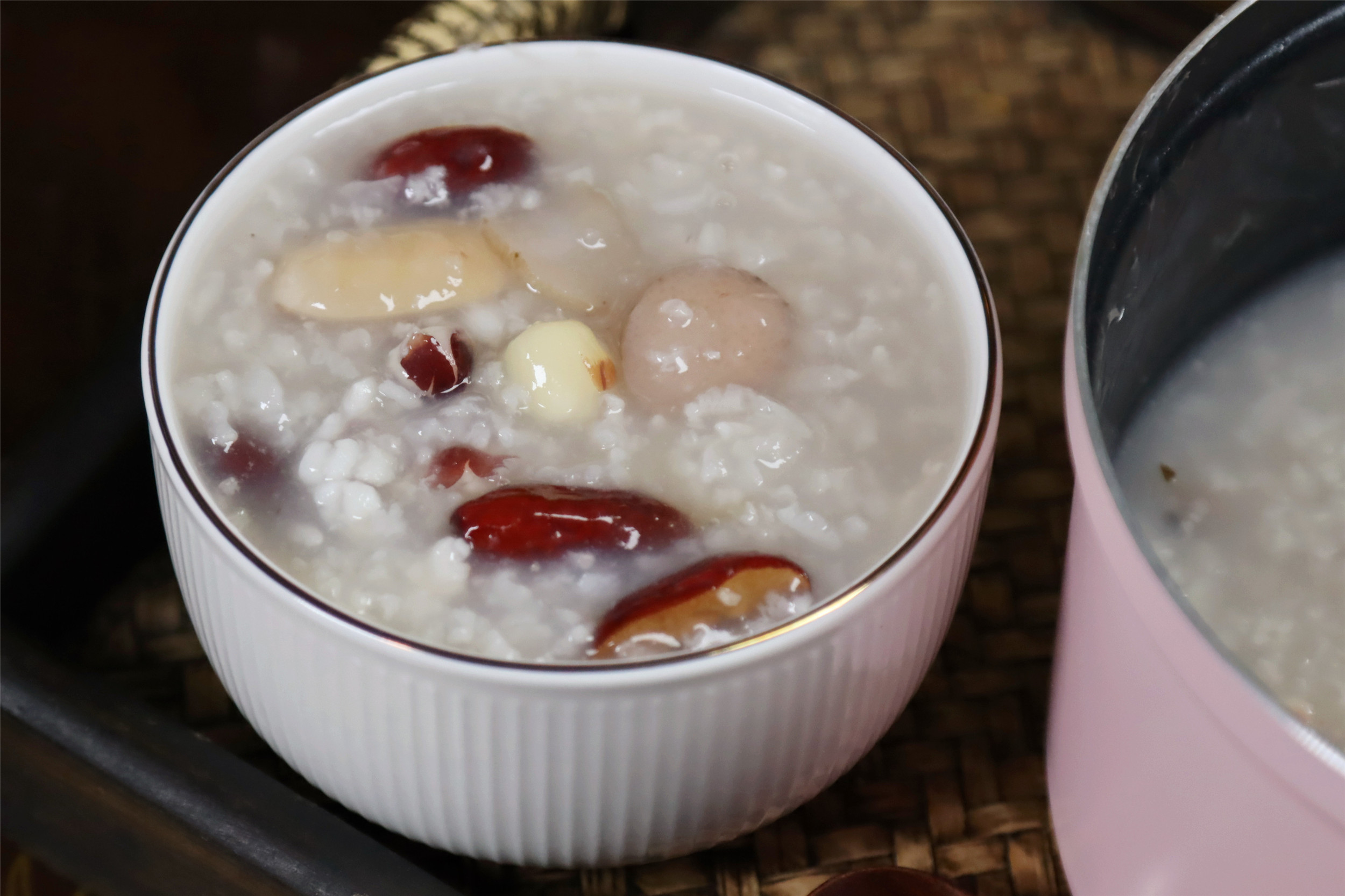 建议中老年人:春季多喝"四神粥",温润补元气,晚上睡得香