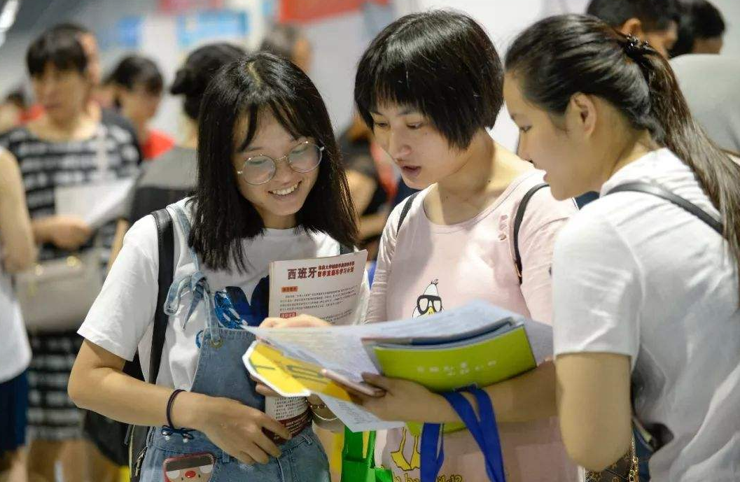 “省内院校”vs“省外院校”，到底应该如何选择，一学期后见分晓