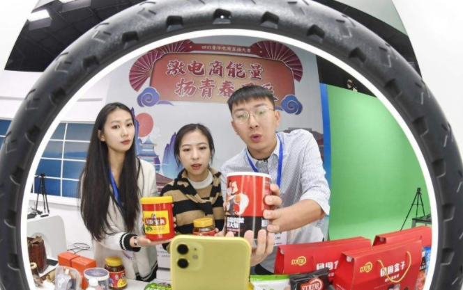 四川多地发通知，大中小学开学时间最终敲定，小学生开始慌了