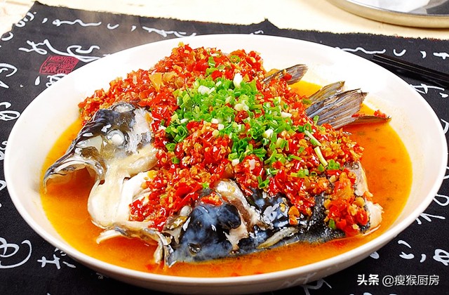 剁椒鱼头、血鸭、永州血皮鸭、农家小炒肉、组庵鱼翅、毛氏红烧肉……这些湘菜让你流连忘返！
