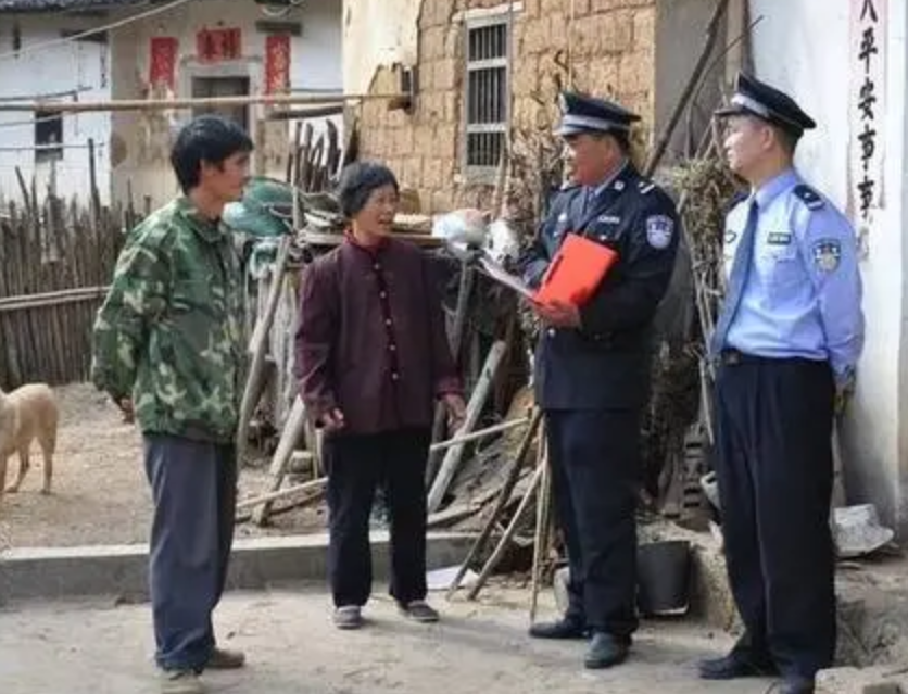 2020年，四川21岁小伙酒后手刃生父：母亲为其顶罪，邻居联名求情