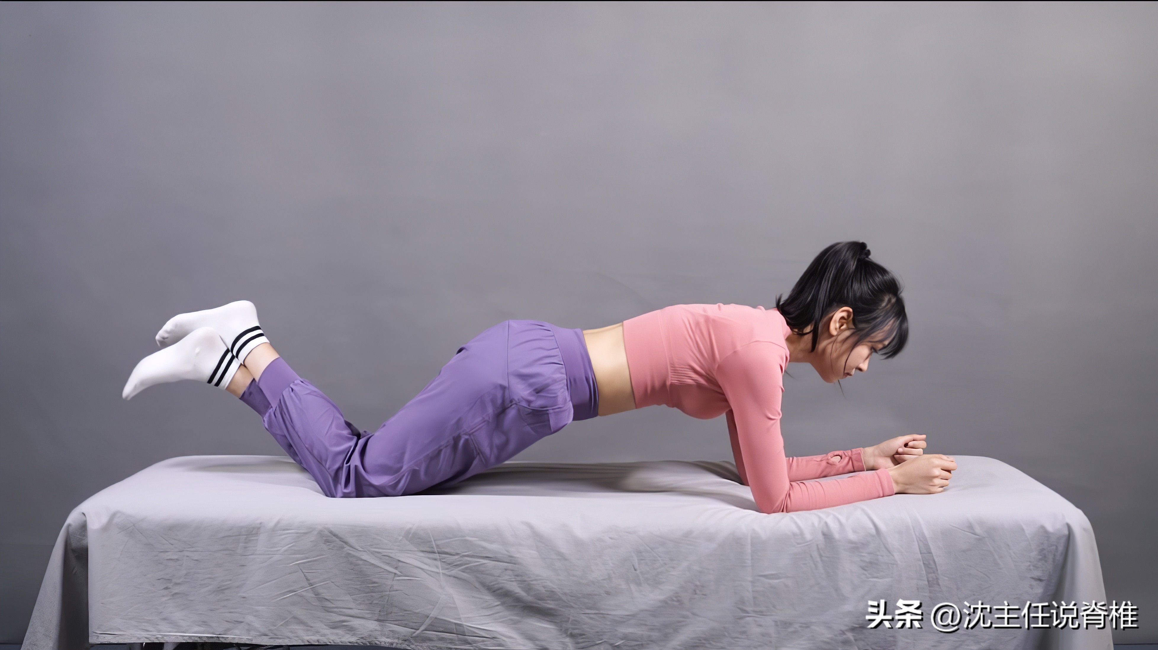 腰疼多练练这6个动作改善)