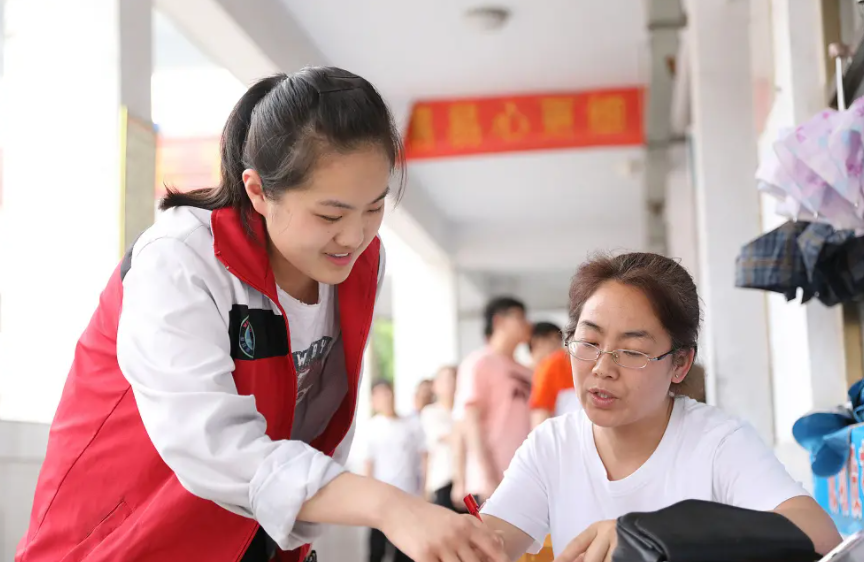 211高校金字塔排名已更新，人民大学跻身第1档，西北农林无缘前3