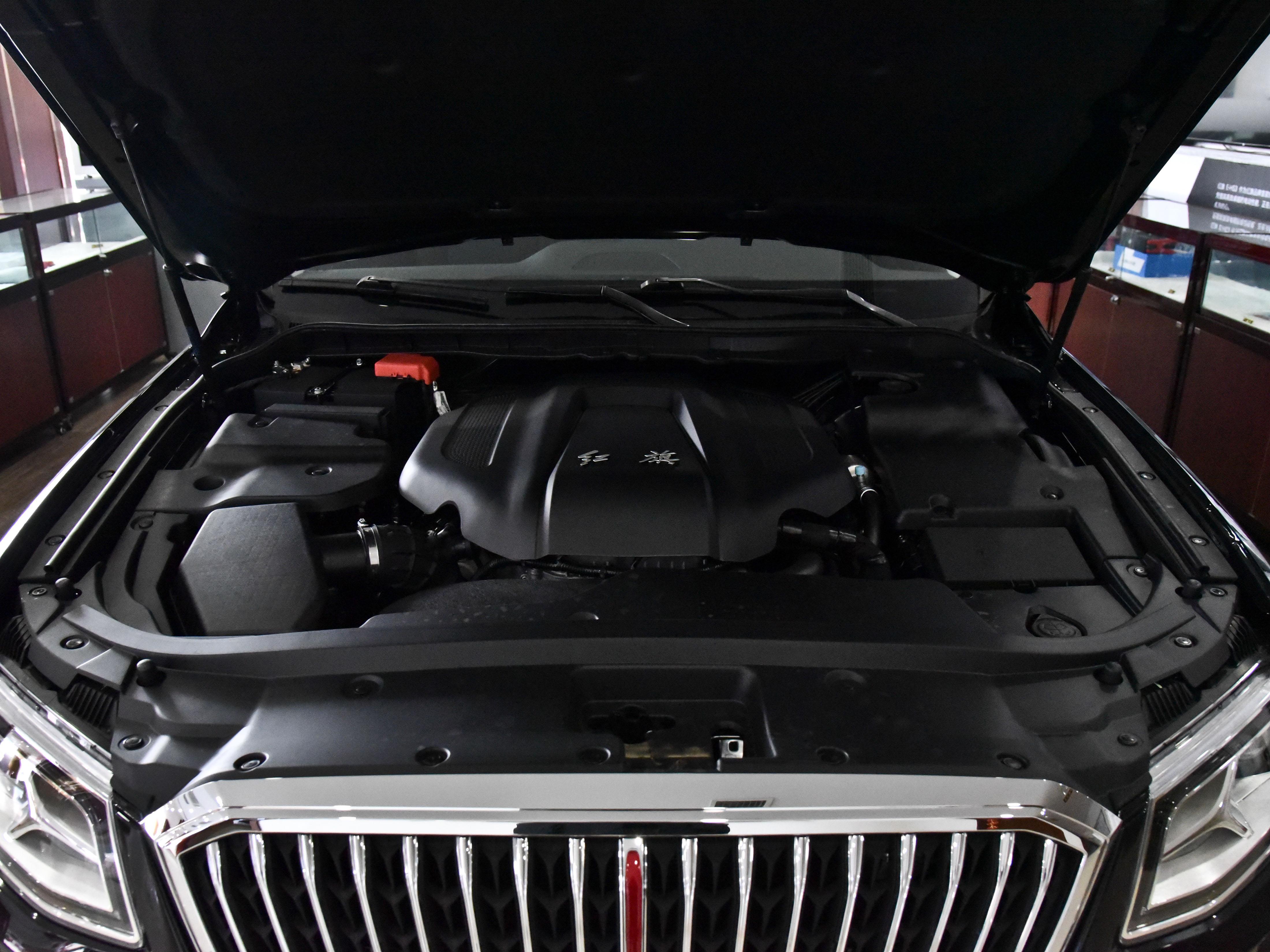 比奥迪A6L还有面子，从1.8T到V6动力，25.28万元起，实拍红旗H7