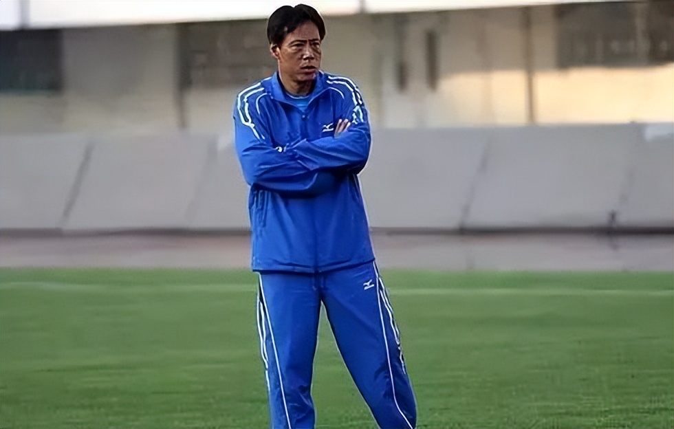 国足赤子竭尽全力只为捍卫那一抹红(无悔的足球赤子之心,曾言"是男人