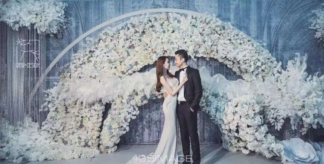 一婚嫁入豪门，绯闻男友黄晓明，月薪8000元女主播叶珂的开挂人生