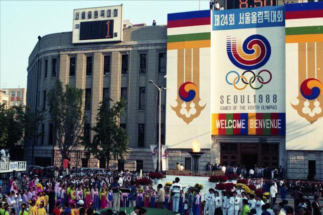 93年我国首次申奥,以为十拿九稳却输给悉尼,小平同志觉得有人搞鬼