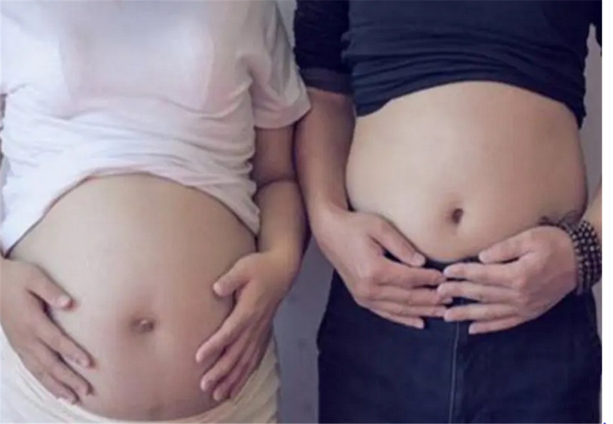 孕妈的肚脐为啥有“凸出和凹陷”之分？受这些因素影响，你懂吗？