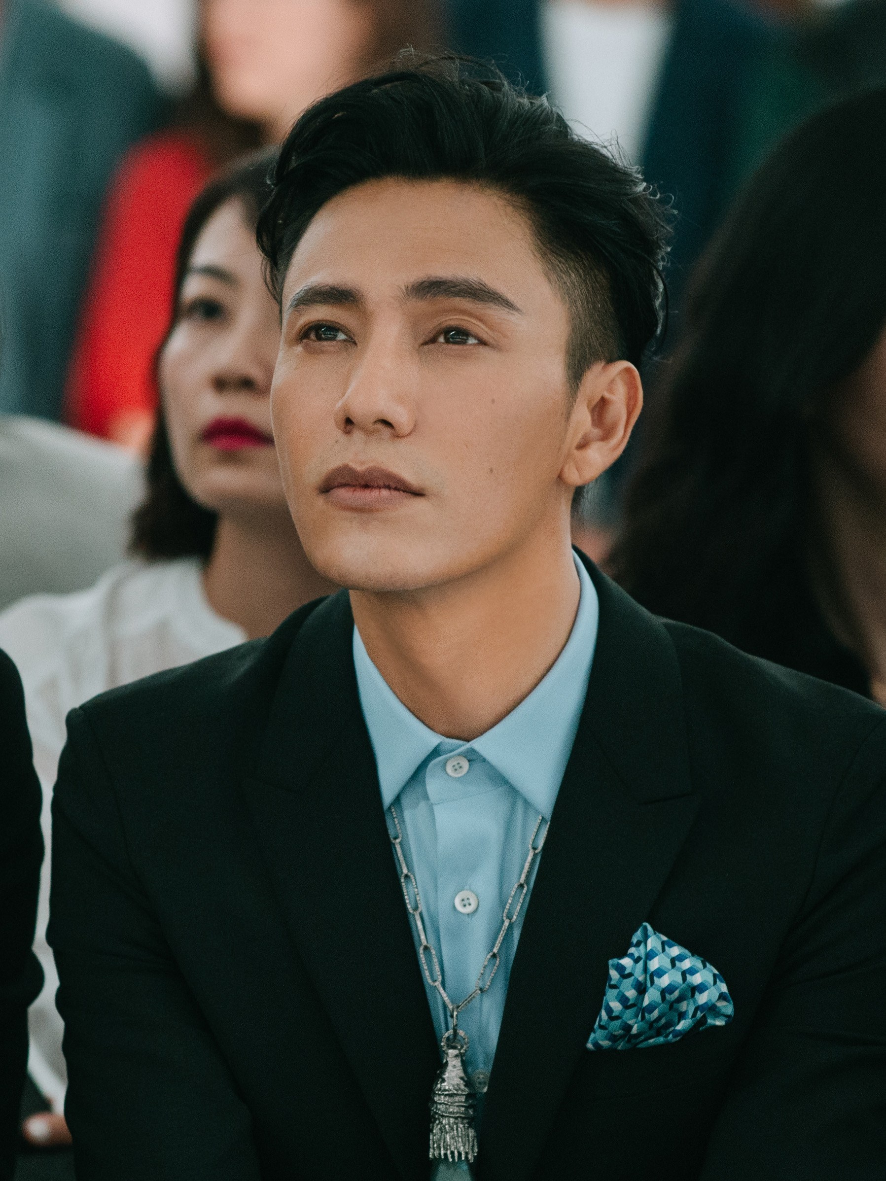 有哪些长相非常标准精致的中国男星?