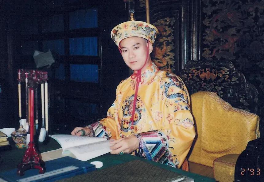 玉树临风了一辈子，可惜女儿们没有继承他的好基因